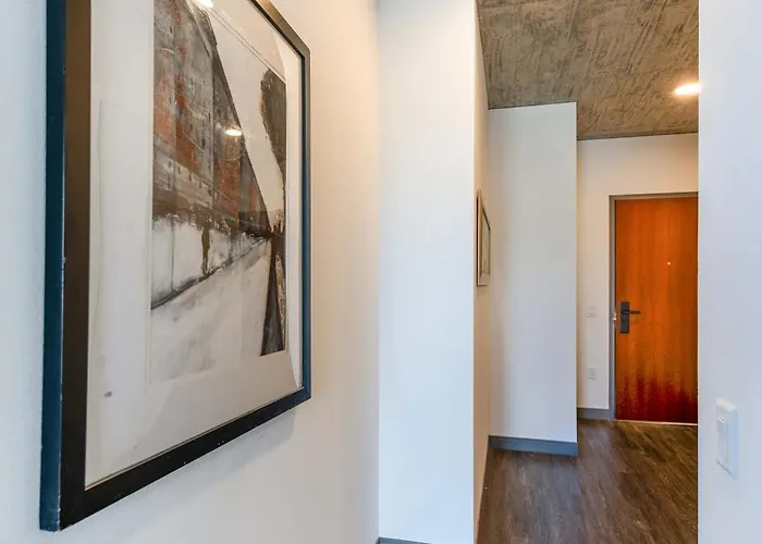 New Sleek 2br - Perfect Blend Of Comfort & Style In Appartamento