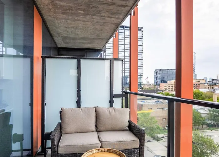Appartamento New Sleek 2br - Perfect Blend Of Comfort & Style In *
