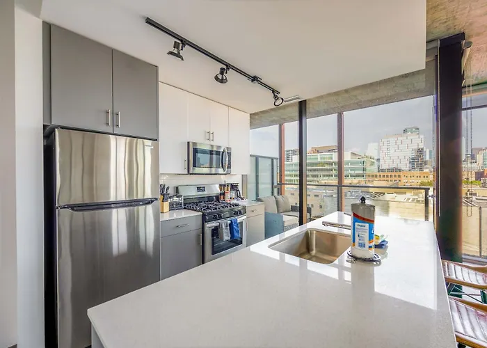 New Sleek 2br - Perfect Blend Of Comfort & Style In Chicago